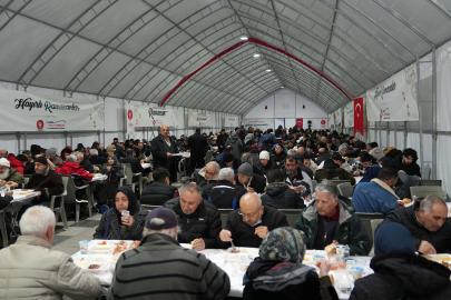 450 bin kişi iftar sofrasında buluştu